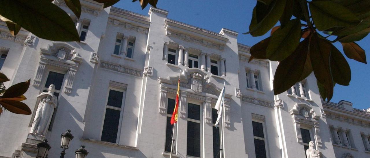 Fachada del Tribunal Superior de Xustiza de Galicia. | // VÍCTOR ECHAVE
