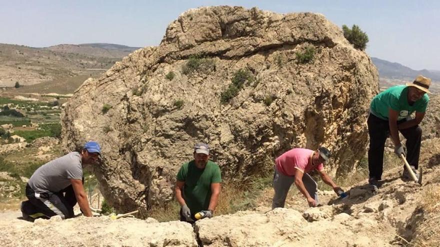 Primeros sondeos arqueológicos en el Castillo de Mula.