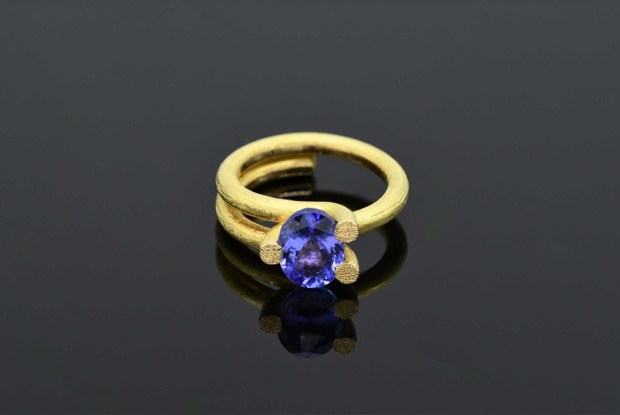 Anillo «Dinesen», con tanzanita