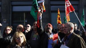 Els funcionaris, durant la protesta.