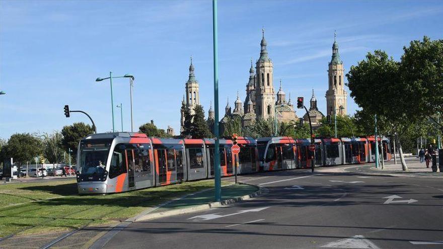El tranvía estrena dos expendedoras de mascarillas en Plaza Aragón y César Augusto