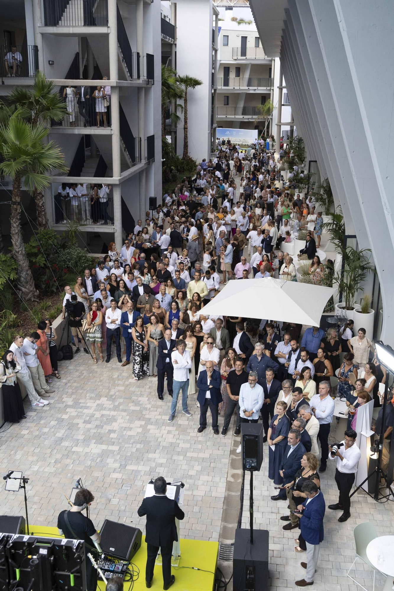 Espectacular inauguración de Delfin Natura en El Albir