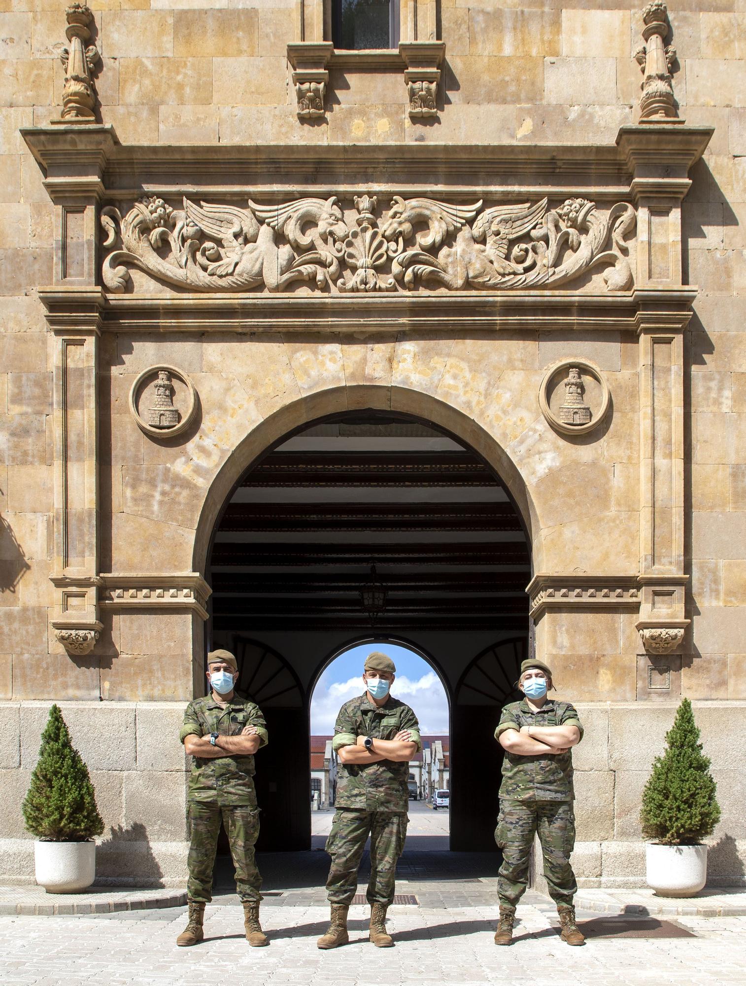 El teniente Francisco Caballero, el sargento Primero José Marcos Maide y la cabo primero Noelia Mosteiro.