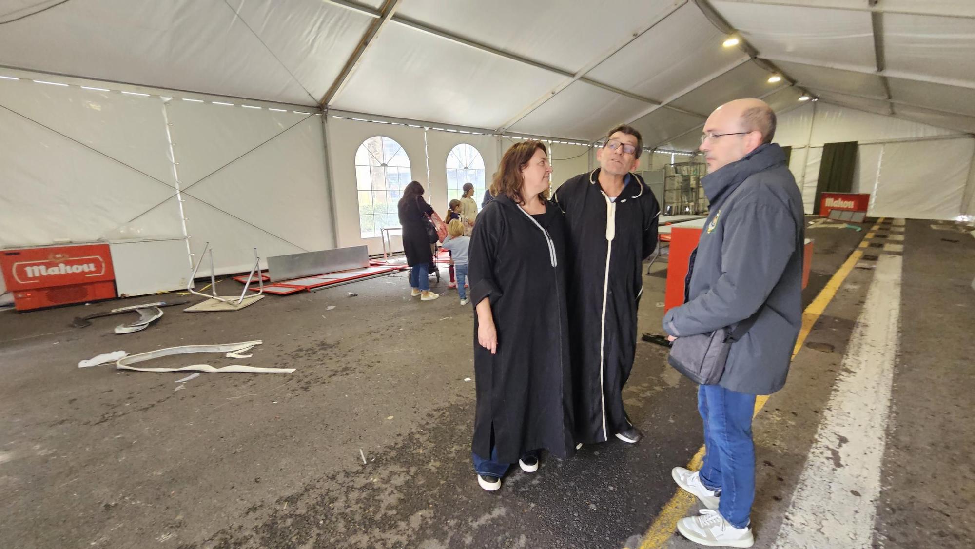 Un coche se empotr en la carpa de Reino de Valencia-Císcar