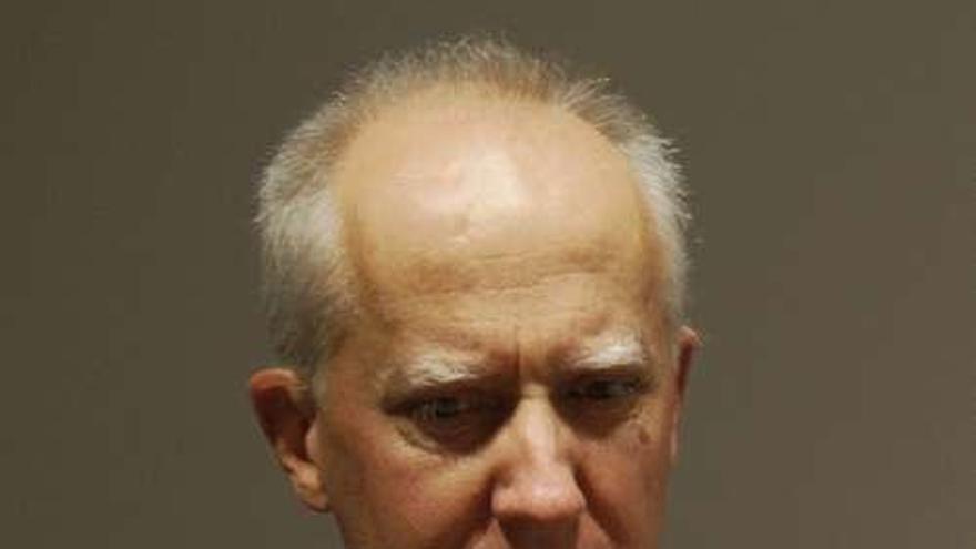 El pintor Juan Uslé durante su visita a Vigo. // J. Santomé