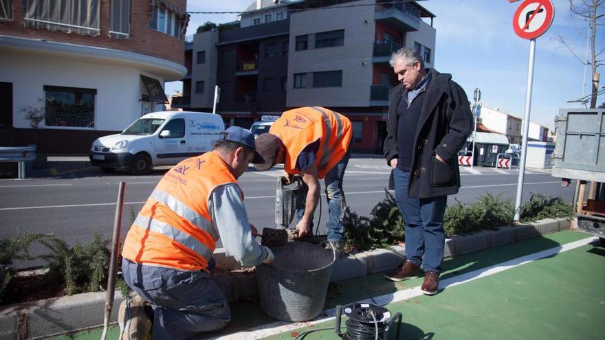 Borriana inicia las obras de mejora del alumbrado en el vial del Port