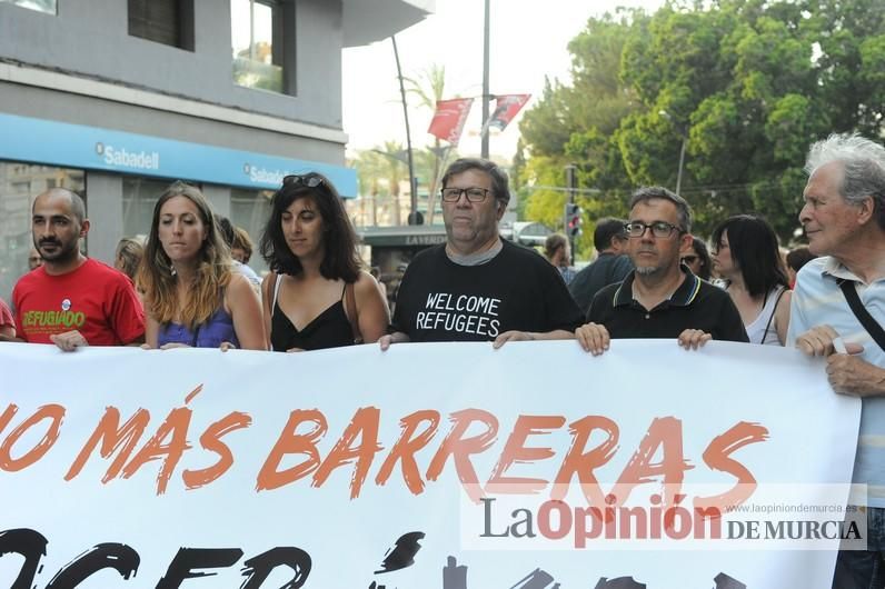 Más de cien voces piden en Murcia "acoger refugiados ya"