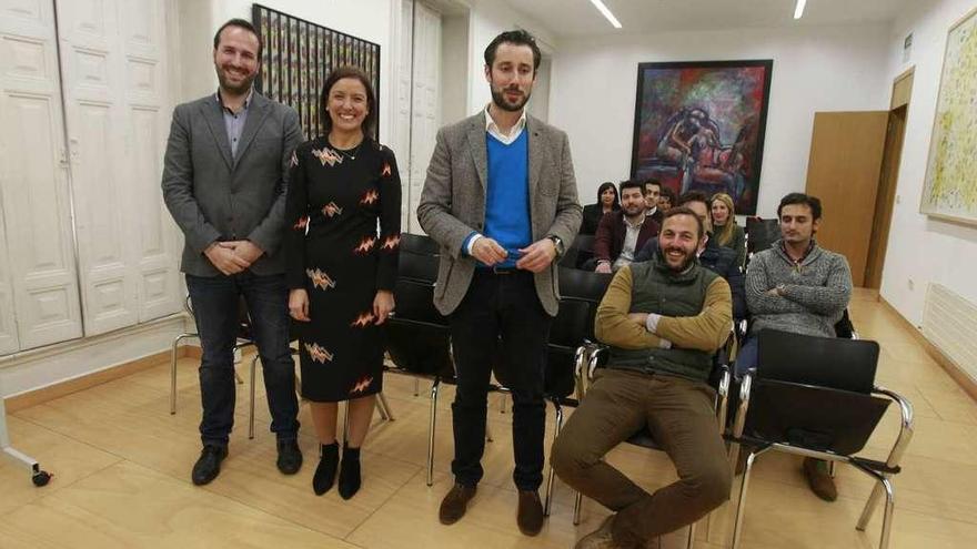 Asamblea de AJE celebrada anoche en Ourense. // Jesús Regal