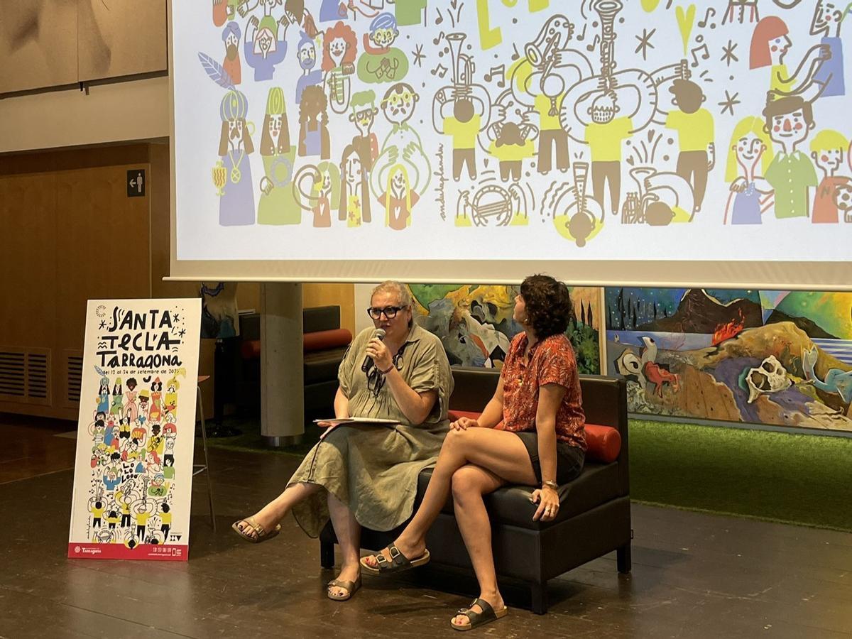 Presentació de la imatge gràfica de les Festes de Santa Tecla 2025 a Tarragona, amb la regidora de Festes, Sandra Ramos, i l'artisa, Anduluplandu.