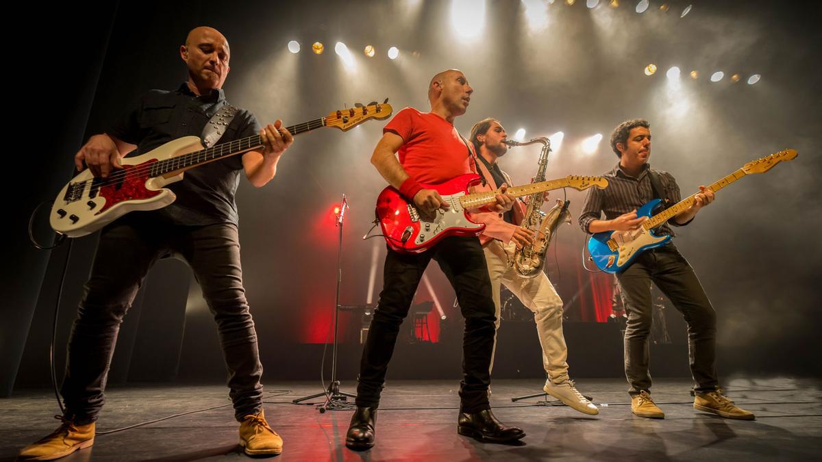 Brothers in Band, durante un concierto