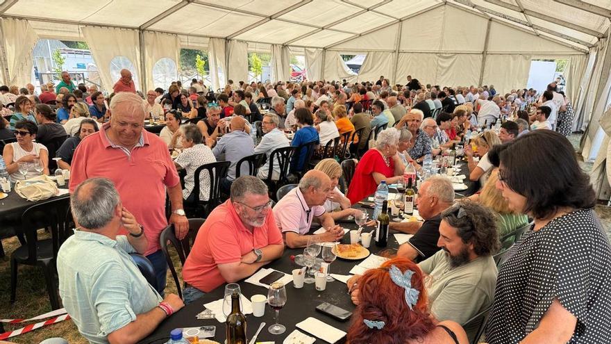Salcedo celebra su décima Festa da Veciñanza con récord de asistencia y nuevos valedores comunales