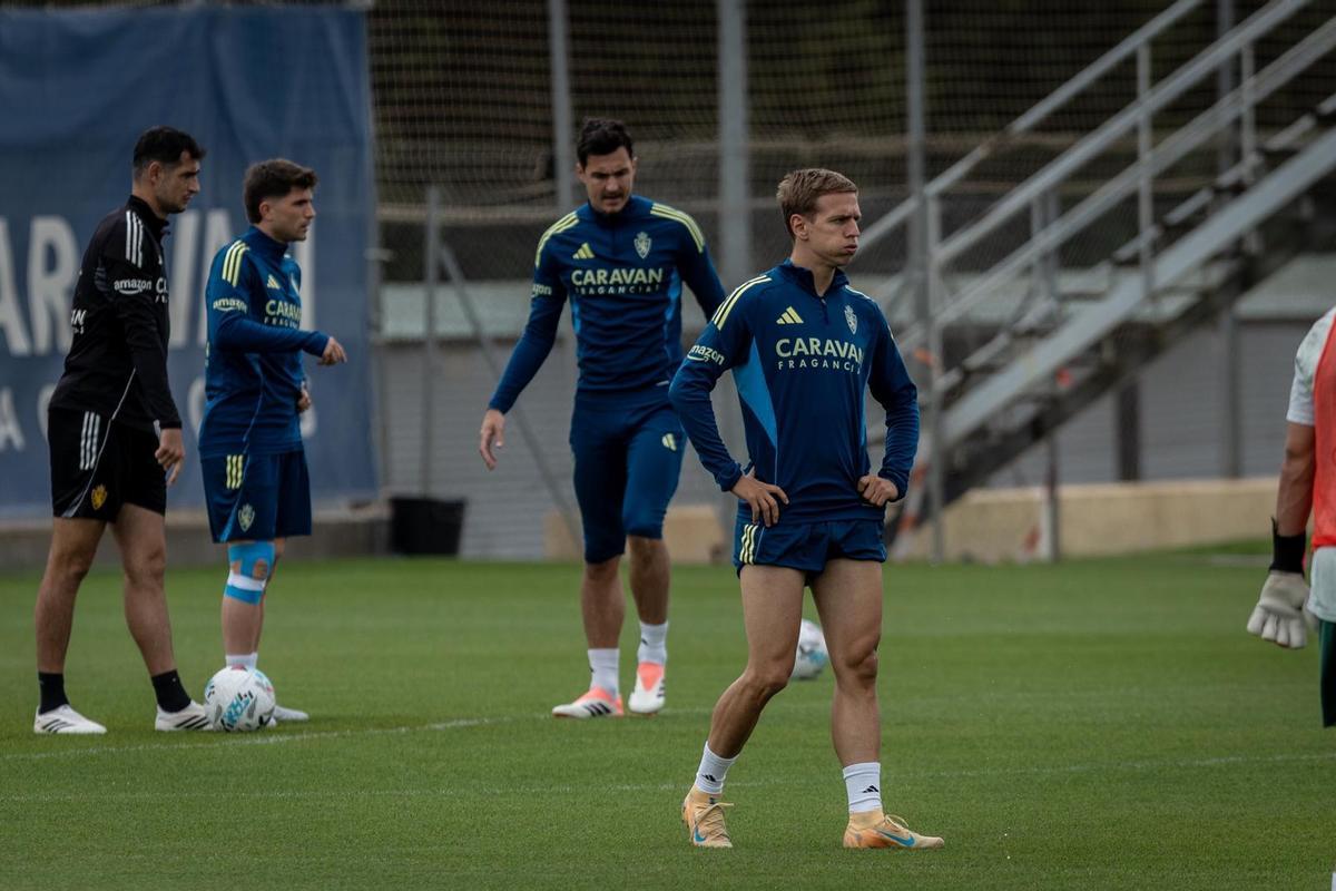 En imágenes | Entrenamiento del Real Zaragoza tras la derrota contra el Granada