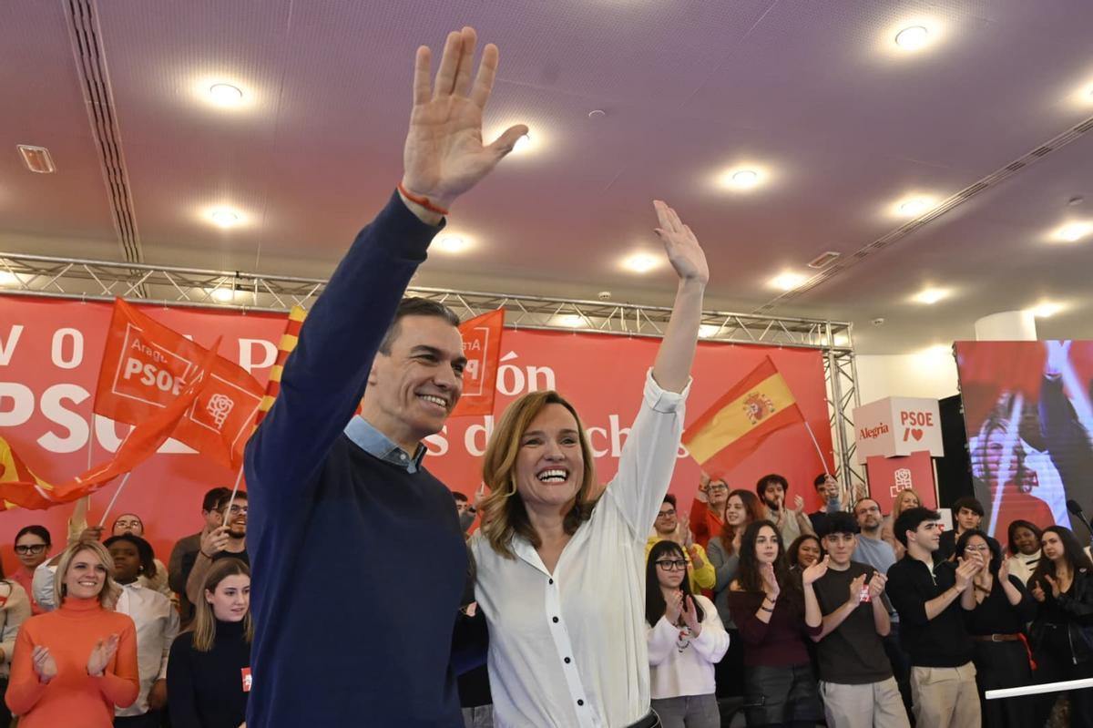 Pedro Sánchez y Pilar Alegría.