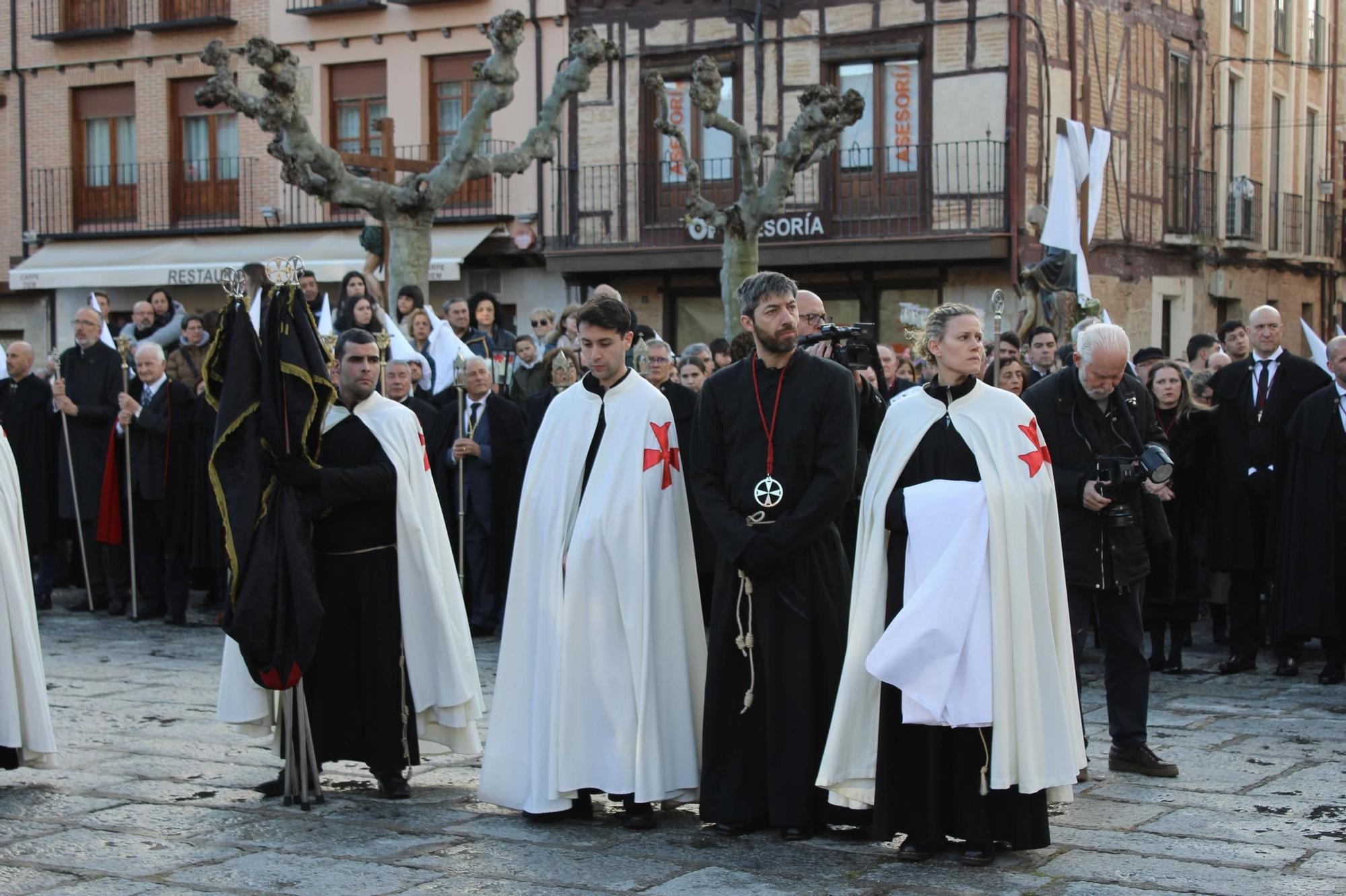 GALERÍA | Procesión Oficial de Jesús Muerto de Toro