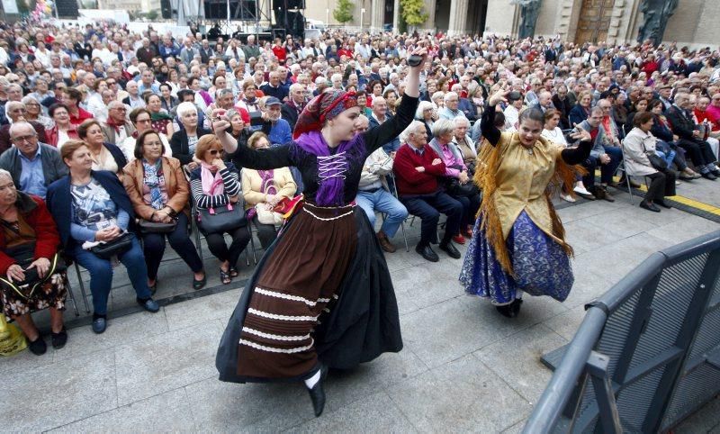 Jotas en la Plaza del Pilar.