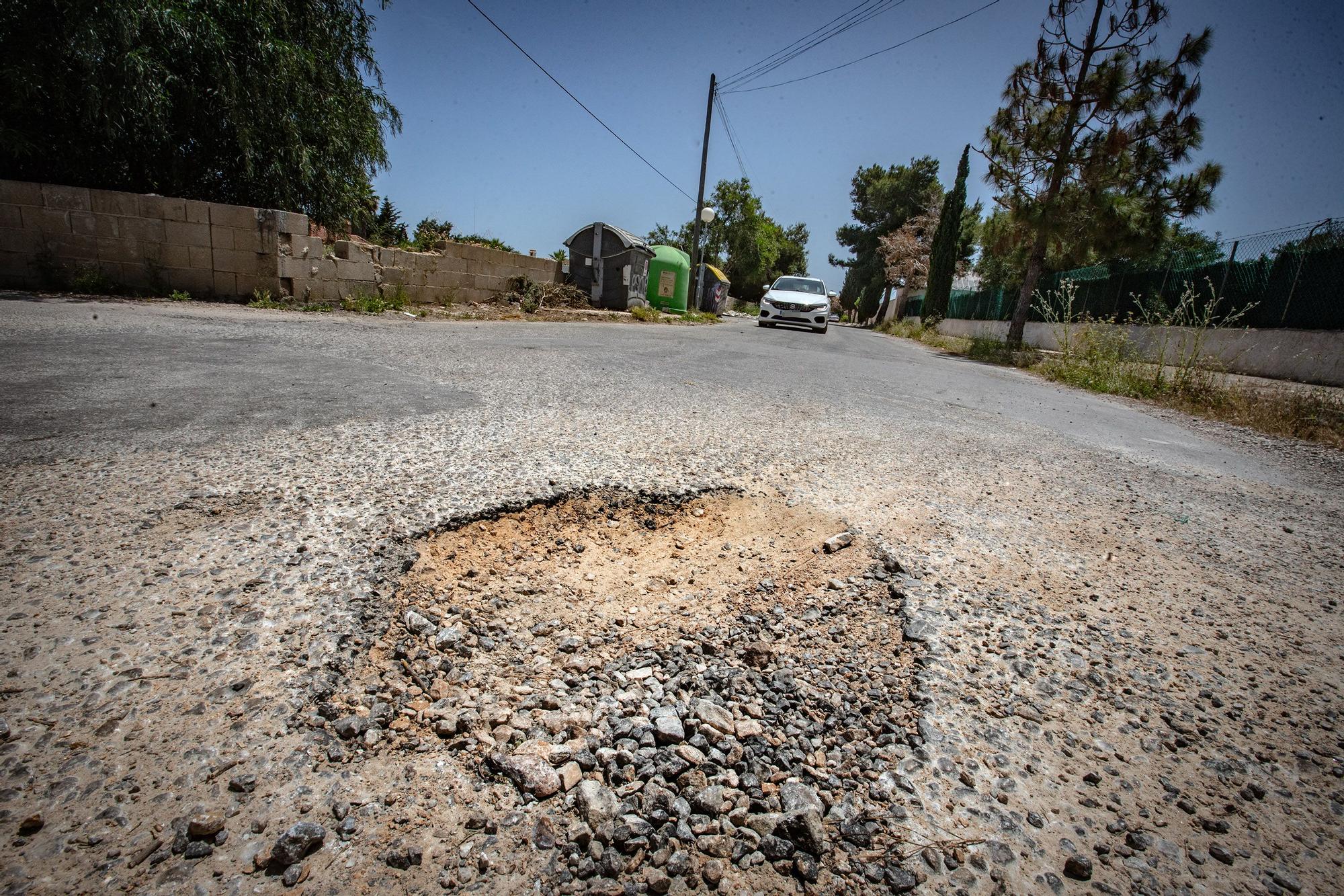 Así están las playas y las calles de Orihuela Costa a un mes del verano