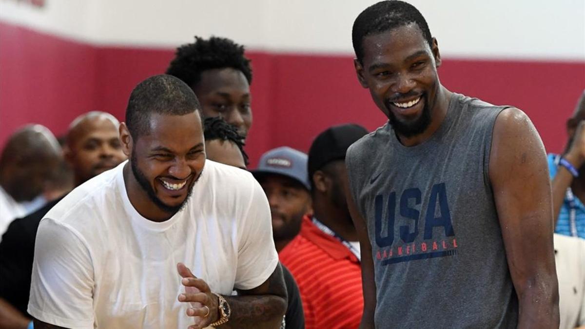 Carmelo bromea con Durant en el 'minicamp' de USA Basketball, en Las Vegas