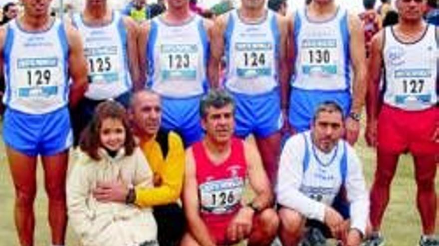 Diez corredores del club Tierra de Barros participan en la media maratón de Ayamonte