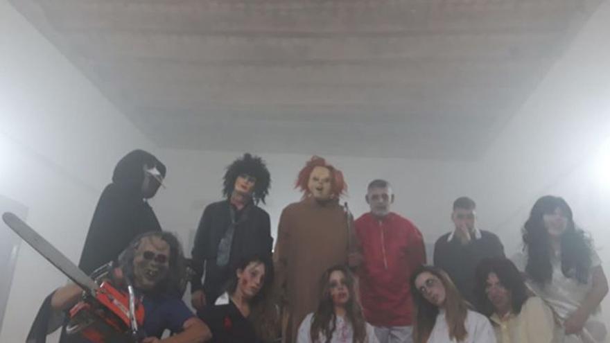 Varios vecinos participaron en la recreación. | SERVICIO ESPECIAL