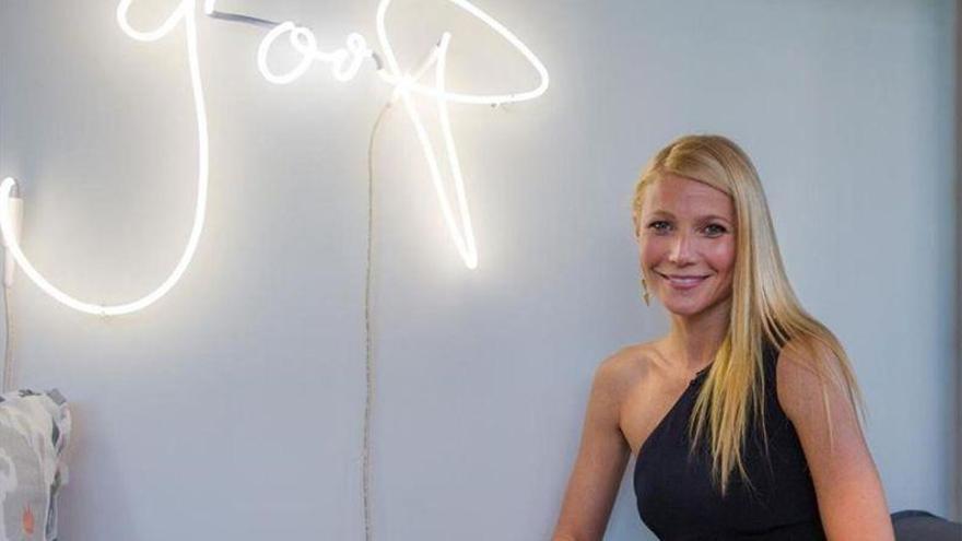 Gwyneth Paltrow camina descalza para combatir el insomnio