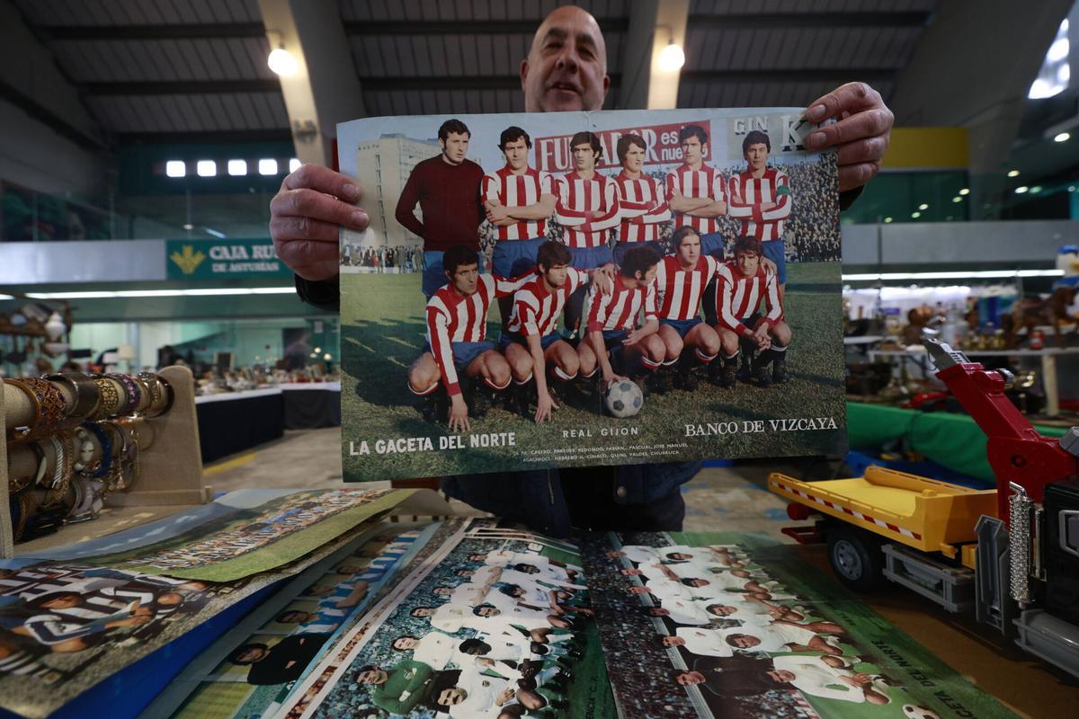 La feria de antigüedades de La Magdalena, en Avilés La feria de antigüedades de La Magdalena, en Avilés