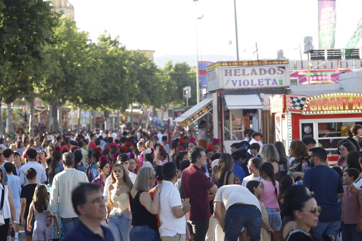 El Día del Niño en la calle del Infierno de Córdoba, en imágenes