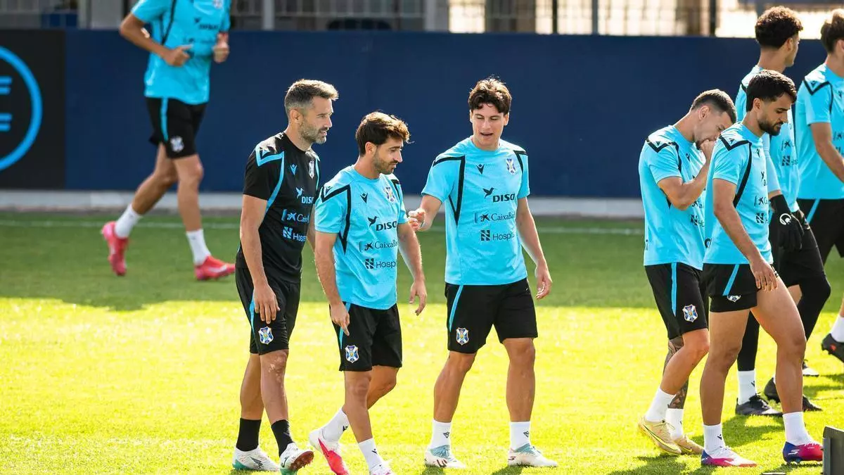 Cuando Nacho Gil no está: ¿Depende tanto el CD Tenerife del atacante valenciano?