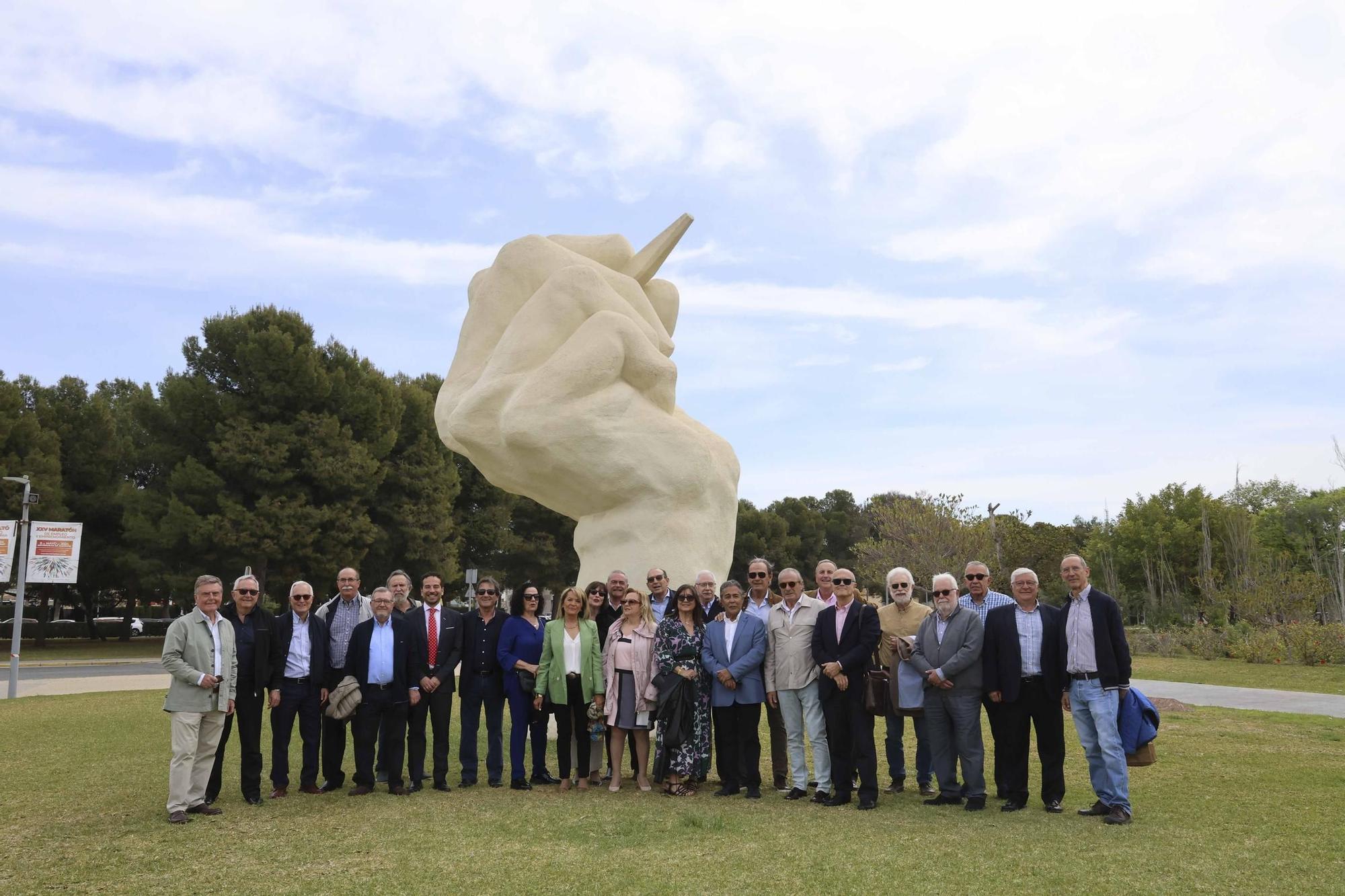 La 2ª Promoción de Económicas del CEU visita la UA por su 50 aniversario