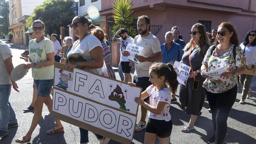 La empresa refuerza la limpieza de colectores y remolques para evitar los malos olores en Benimodo