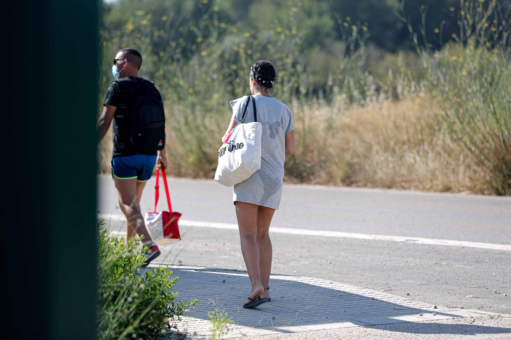 Un domingo sin vehículos y sin el sonido de los tambores en Benirràs