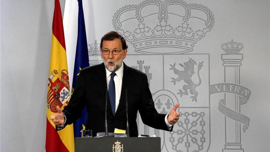 Rajoy se propone destituir a Puigdemont y al resto del Govern