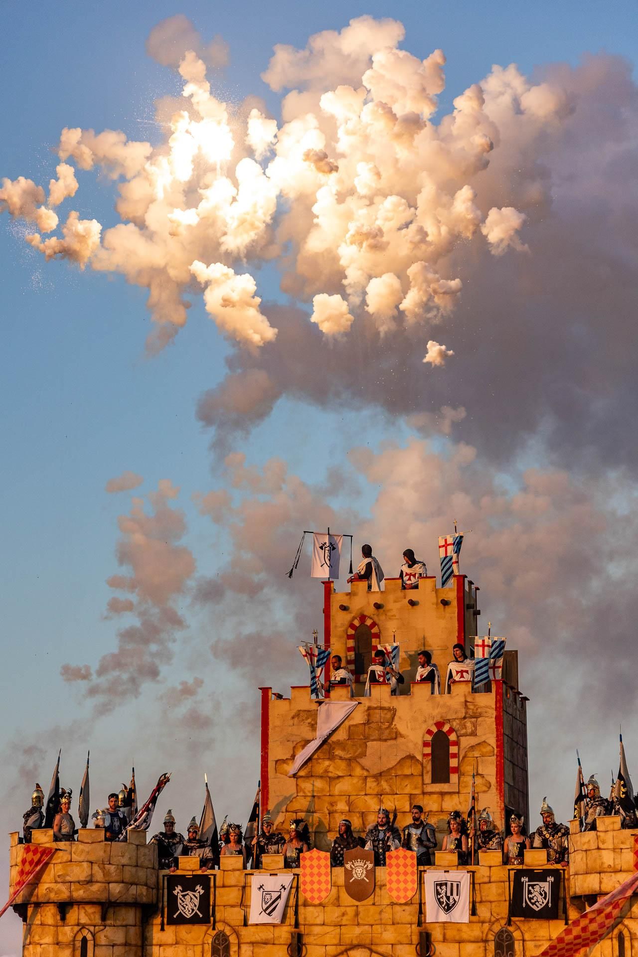 Las imágenes del Desembarco de los Moros y Cristianos de La Vila