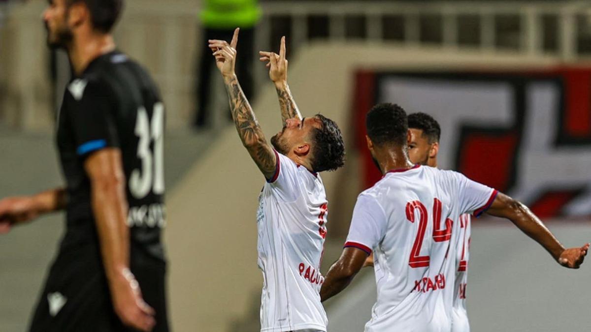 Paco Alcácer celebra un gol con el Sharjah