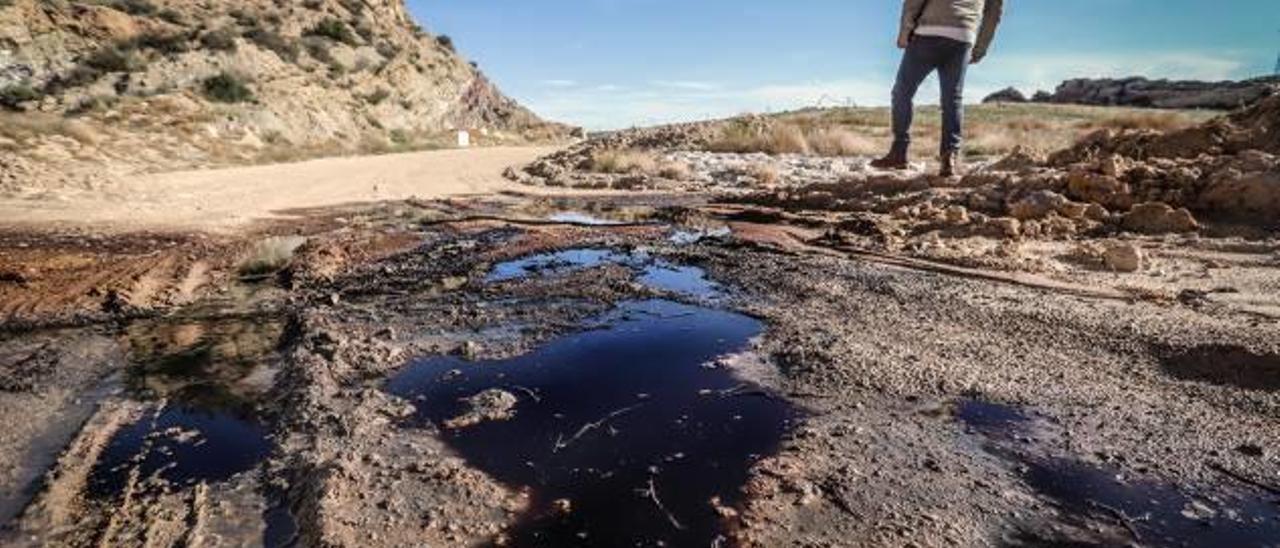 Los lixiviados tóxicos llegan a la Vega tras paralizar Murcia el sellado del vertedero