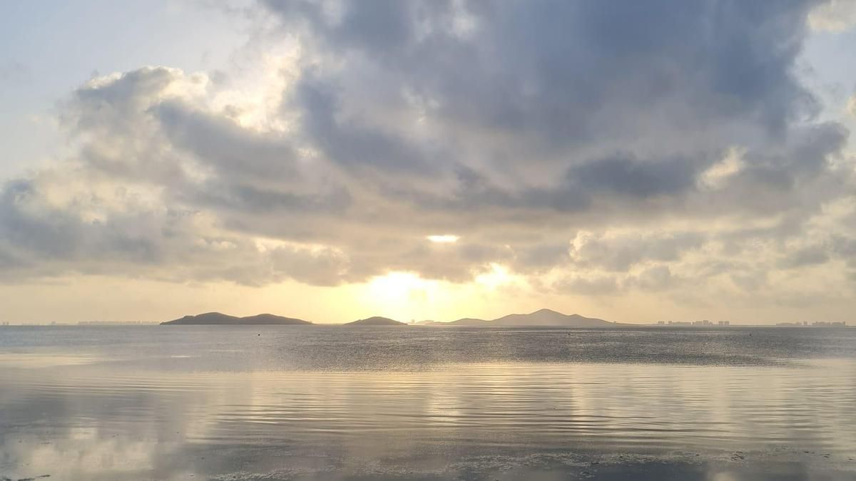 Amanecer desde el Mar Menor.