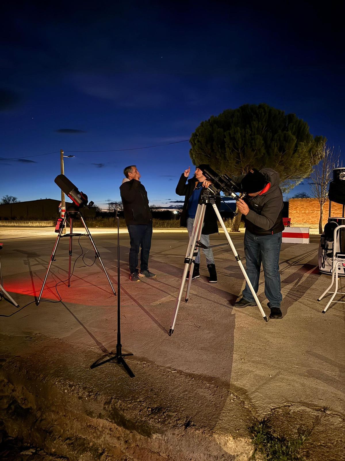 La observación astronómica en Arcos de la Polvorosa, en imágenes