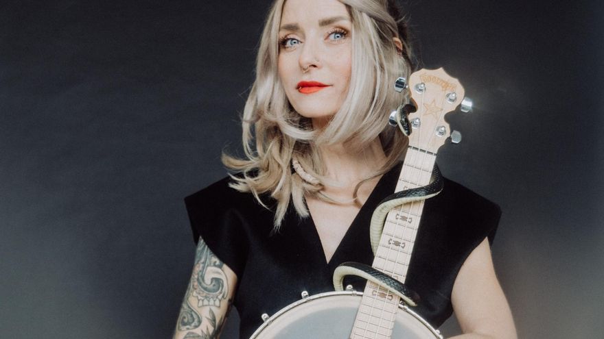 &quot;Poesie und Widerstand&quot;: Die deutsche Liedermacherin Sarah Lesch gibt ein intimes Konzert in Sa Pobla