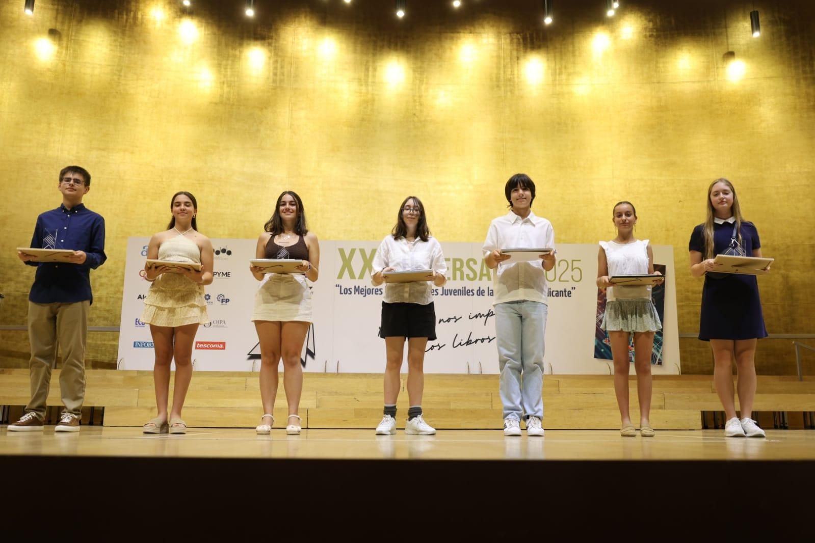 Entrega de premios en el ADDA del XX Concurso de los Mejores Relatos Breves Juveniles de la Provincia de Alicante