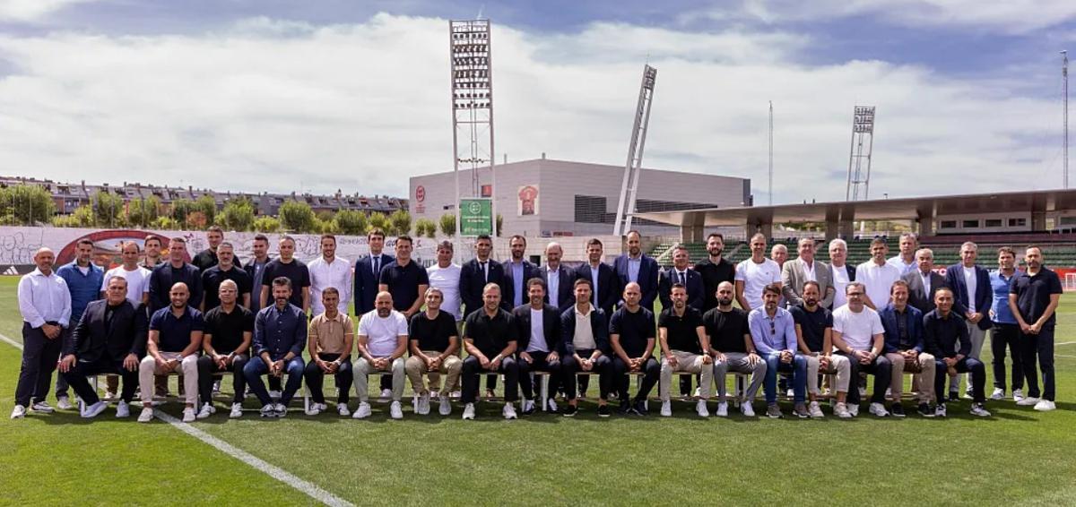 Reunión de entrenadores profesionales en la Ciudad del Fútbol de las Rozas, en septiembre: todos son hombres.