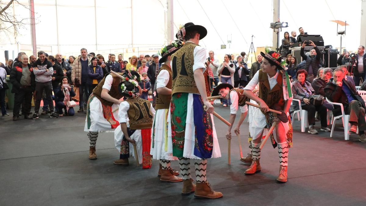 Pauliteiros de Miranda do Douro en la Feria de la Bolha Dulce