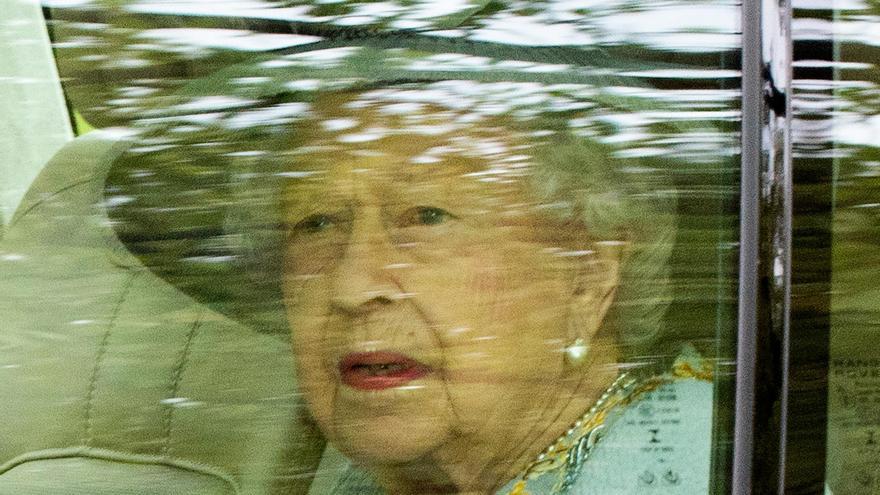 Isabel II retoma su agenda pública tras varias semanas de reposo