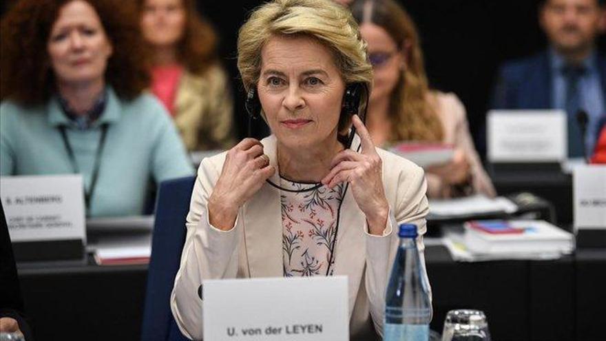 Von der Leyen pide a Hungría y Rumanía dos nuevos candidatos a comisario