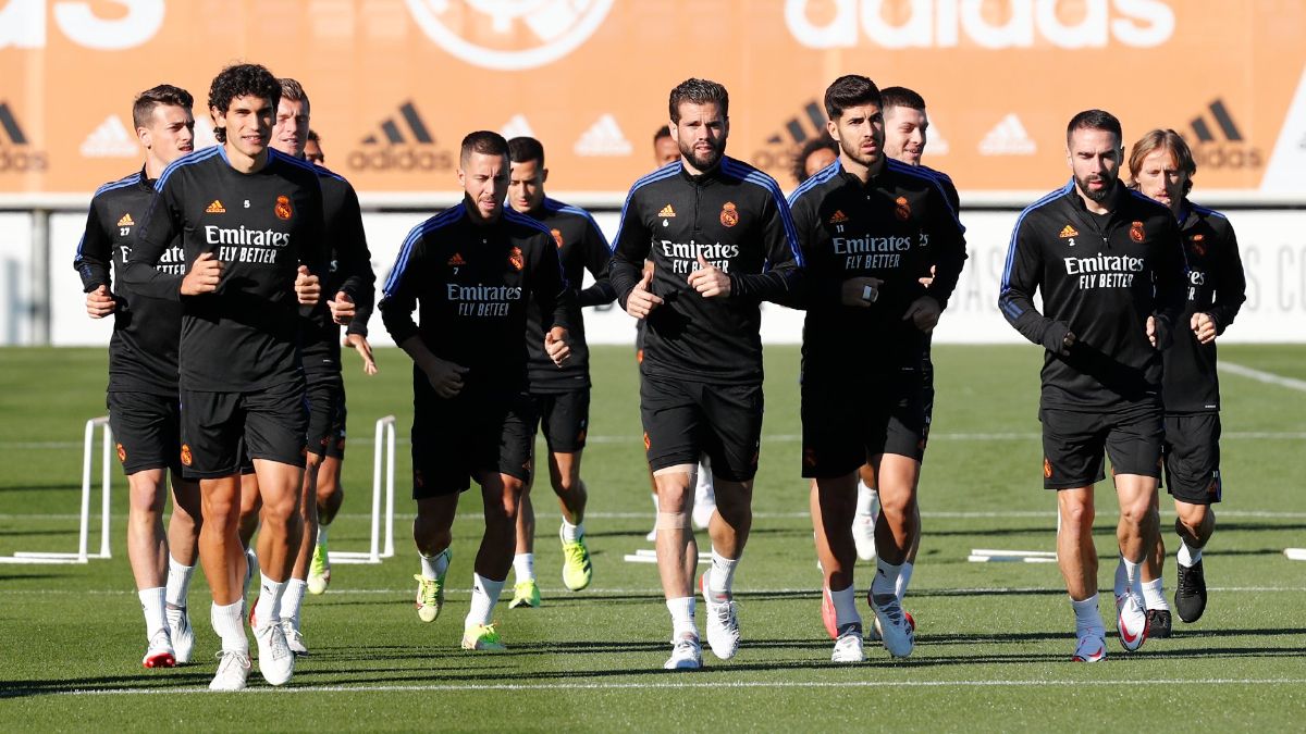 La plantilla del Real Madrid durante la sesión de entrenamiento de hoy