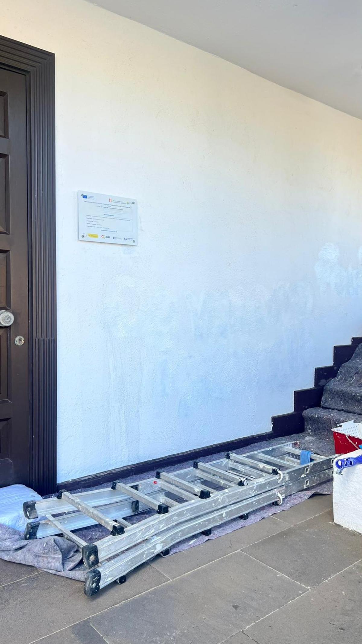 La pintada del Rectorado de la Universidad de La Laguna ya ha sido eliminada