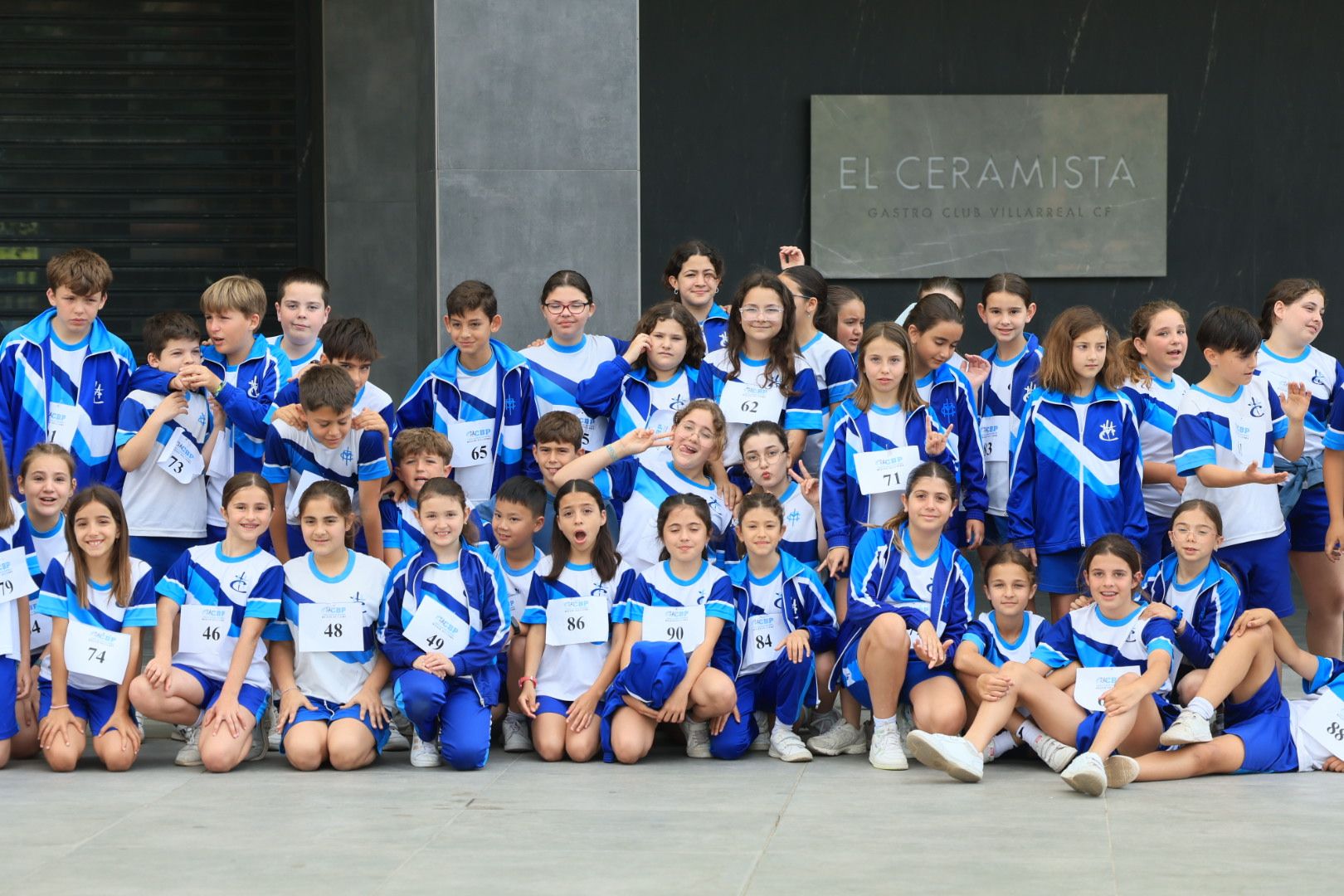 FOTOGALERIA I Vila-real recull 500 quilos de menjar solidaria amb la cursa en homenatge a Mossén Guillermo