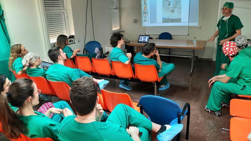 Cirugía oncológica en directo en Alicante para formar a los médicos del futuro