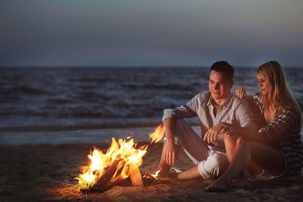 Los efectos de un amarre de amor pueden verse fortalecidos por la Noche de San Juan.