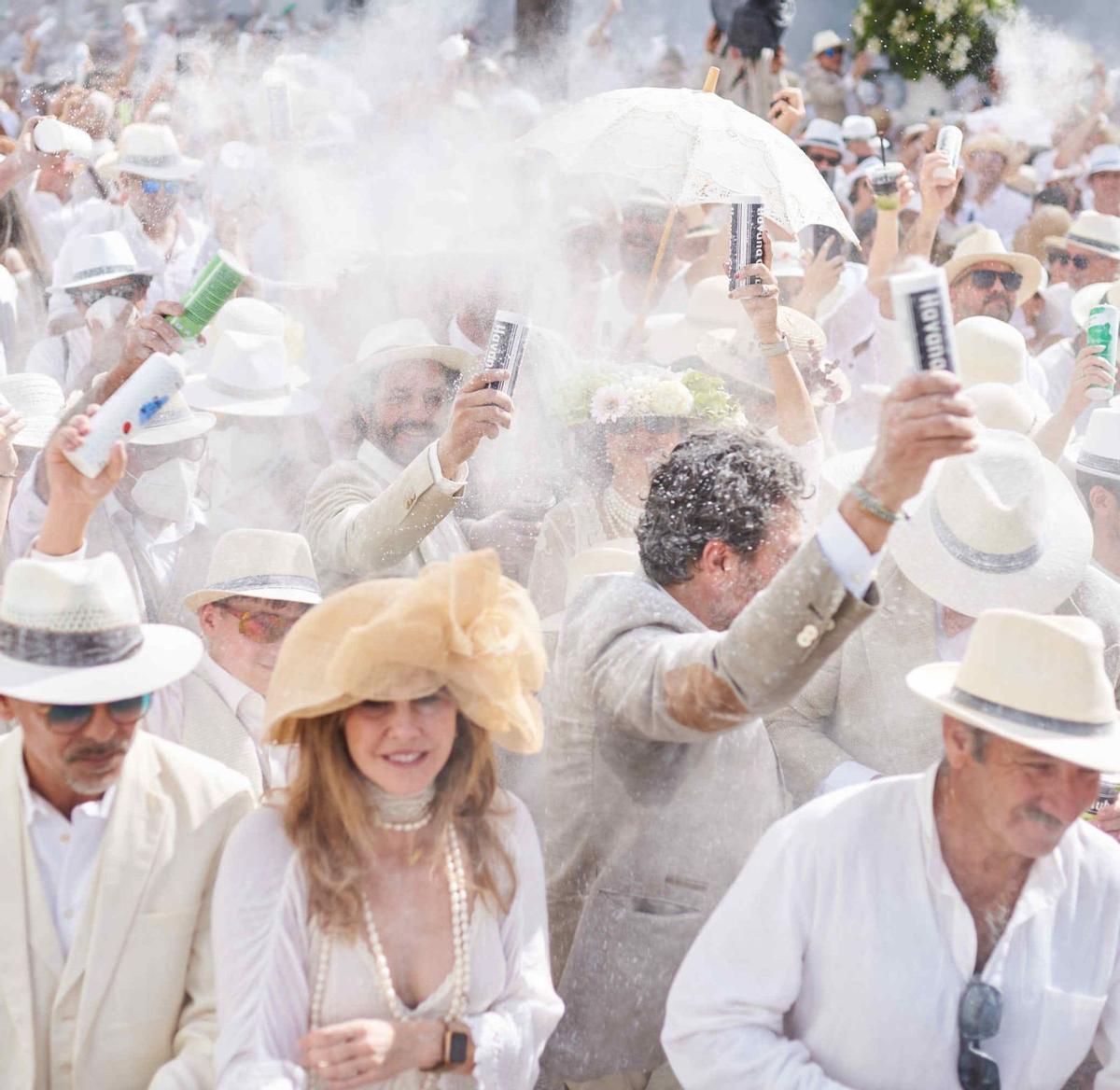 Los Indianos,  a mitad de camino entre borrachera de éxito y tradición