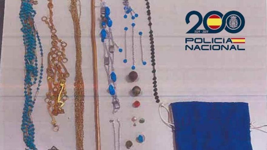 Cinco detenidos por entrar a robar en una casa en la zona de Son Dureta