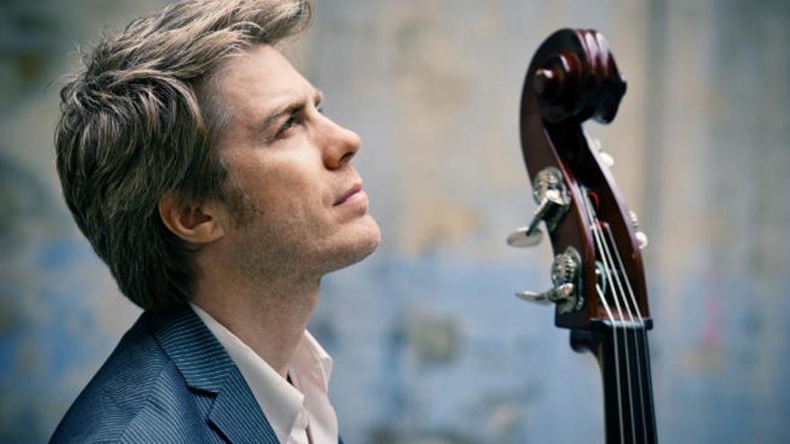 El contrabajista Kyle Eastwood.